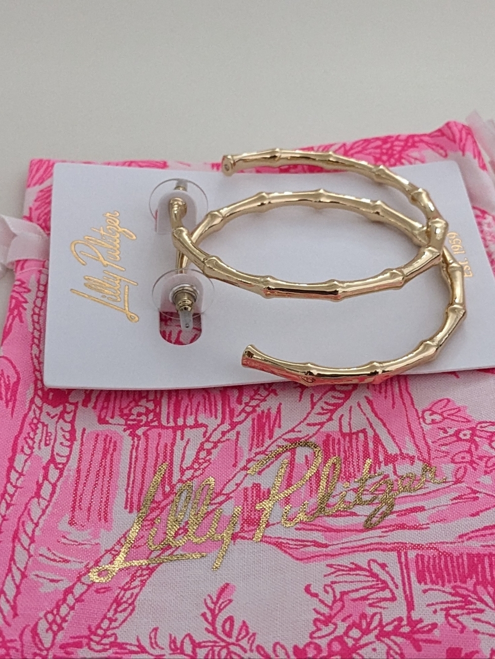 NWT! Lilly Pulitzer Bamboo Forest Hoop Earrings In Gold Metallic - Picture 5 of 10